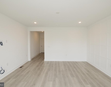 14956 Deco Circle - Photo Thumbnail 19