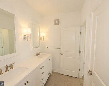 14956 Deco Circle - Photo Thumbnail 13