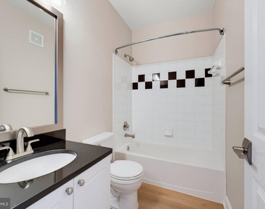 2791 Centerboro Drive - Photo Thumbnail 21