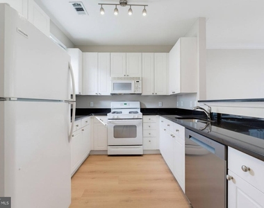 2791 Centerboro Drive - Photo Thumbnail 8