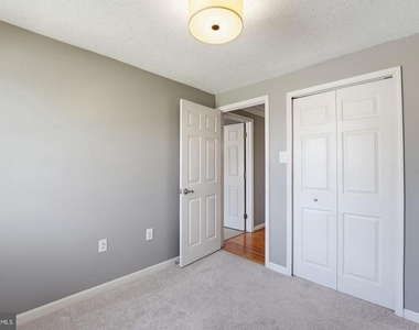 7916 Frye Road - Photo Thumbnail 11