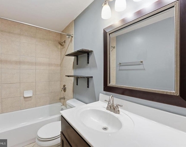 7916 Frye Road - Photo Thumbnail 12