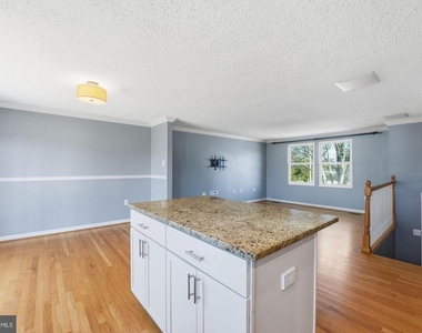 7916 Frye Road - Photo Thumbnail 4