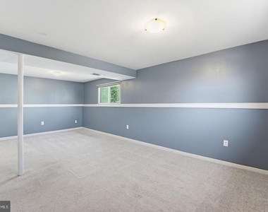 7916 Frye Road - Photo Thumbnail 15