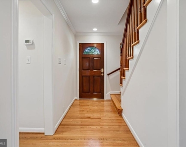 6717 Weaver Avenue - Photo Thumbnail 3
