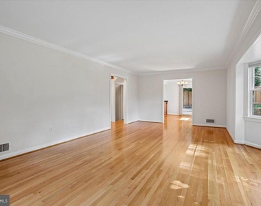 6717 Weaver Avenue - Photo Thumbnail 7