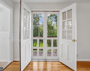 6717 Weaver Avenue - Photo Thumbnail 28