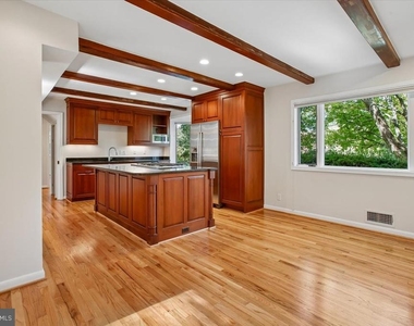 6717 Weaver Avenue - Photo Thumbnail 17