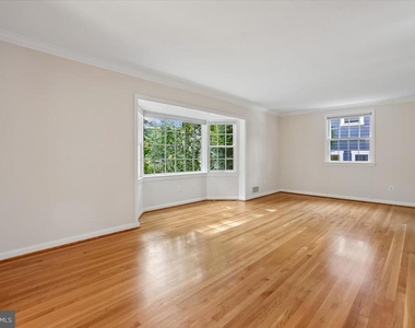 6717 Weaver Avenue - Photo Thumbnail 5