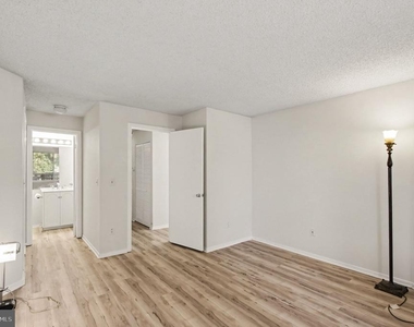 1504 Summerchase Court - Photo Thumbnail 13