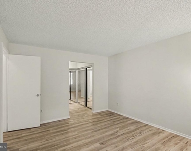 1504 Summerchase Court - Photo Thumbnail 17