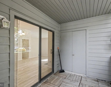 1504 Summerchase Court - Photo Thumbnail 24