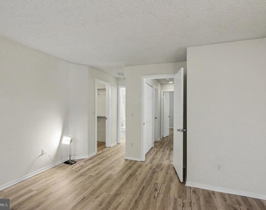 1504 Summerchase Court - Photo Thumbnail 11