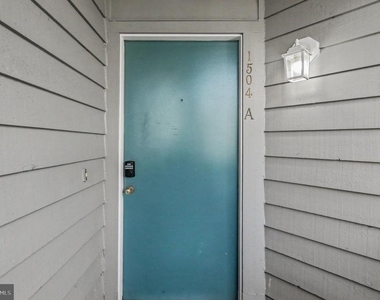 1504 Summerchase Court - Photo Thumbnail 3