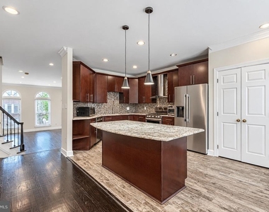 1805 Vance Place - Photo Thumbnail 6