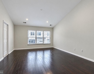 1805 Vance Place - Photo Thumbnail 17