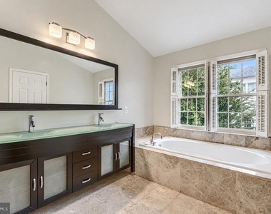 1805 Vance Place - Photo Thumbnail 21
