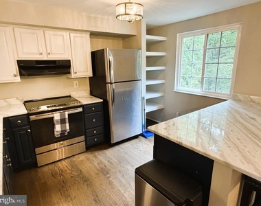 8637 Spring Creek Court - Photo Thumbnail 5