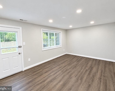 8637 Spring Creek Court - Photo Thumbnail 9