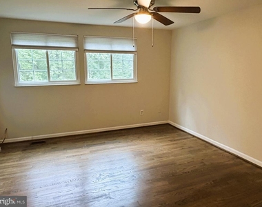 8637 Spring Creek Court - Photo Thumbnail 7