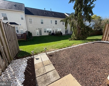 109 Quinton Oaks Circle - Photo Thumbnail 24