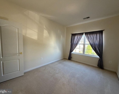 109 Quinton Oaks Circle - Photo Thumbnail 18