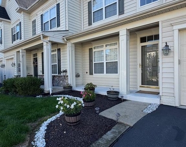 109 Quinton Oaks Circle - Photo Thumbnail 1