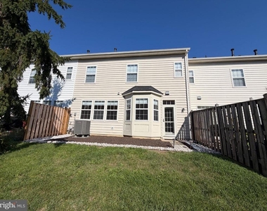 109 Quinton Oaks Circle - Photo Thumbnail 25