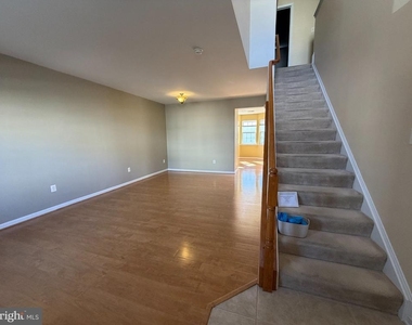 109 Quinton Oaks Circle - Photo Thumbnail 4