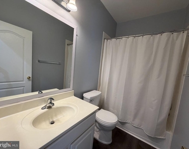 109 Quinton Oaks Circle - Photo Thumbnail 23