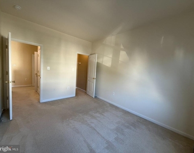109 Quinton Oaks Circle - Photo Thumbnail 19