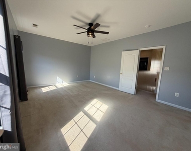 109 Quinton Oaks Circle - Photo Thumbnail 11