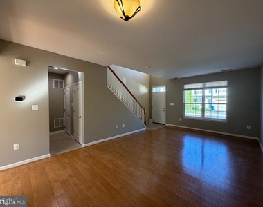 109 Quinton Oaks Circle - Photo Thumbnail 6