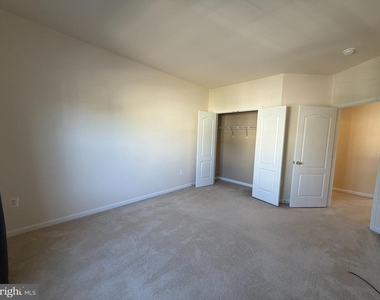 109 Quinton Oaks Circle - Photo Thumbnail 21