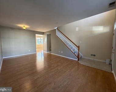 109 Quinton Oaks Circle - Photo Thumbnail 5