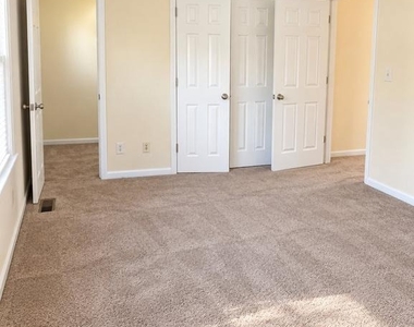 410 Forest Court - Photo Thumbnail 10