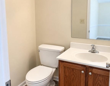 410 Forest Court - Photo Thumbnail 5
