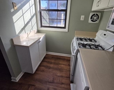 11126 Snug Haven Lane - Photo Thumbnail 4