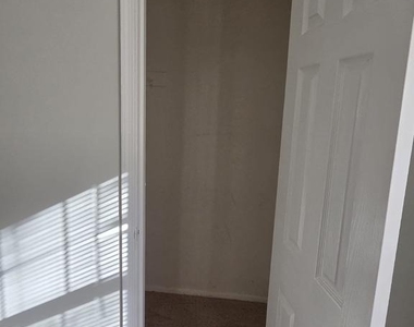 11126 Snug Haven Lane - Photo Thumbnail 12