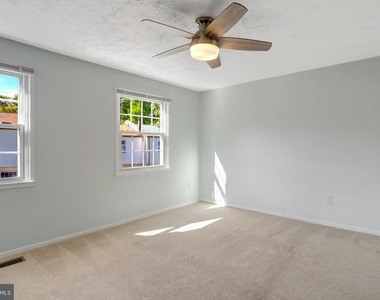 321 Gundry - Photo Thumbnail 18