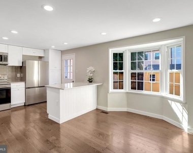 321 Gundry - Photo Thumbnail 1