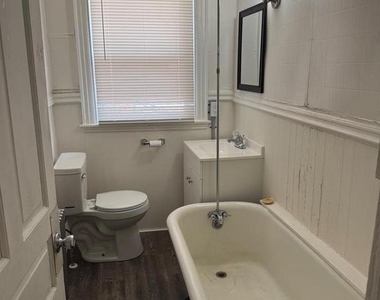 668 E Market Street - Photo Thumbnail 5