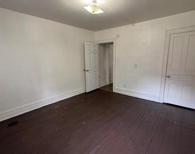 668 E Market Street - Photo Thumbnail 2