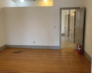 267 E Market Street - Photo Thumbnail 3