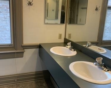 267 E Market Street - Photo Thumbnail 8