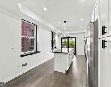 531 S 55th Street - Photo Thumbnail 6