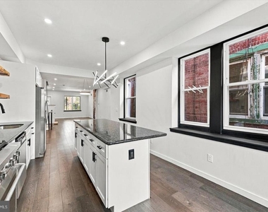 531 S 55th Street - Photo Thumbnail 9