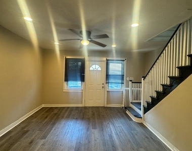 5577 Blakemore Street - Photo Thumbnail 2