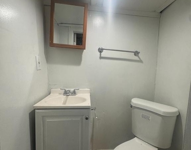 5577 Blakemore Street - Photo Thumbnail 7