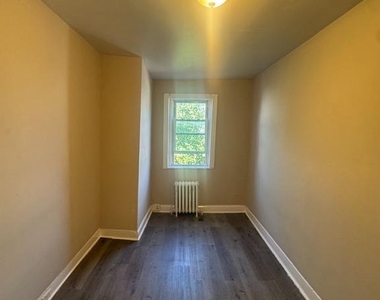 5577 Blakemore Street - Photo Thumbnail 10